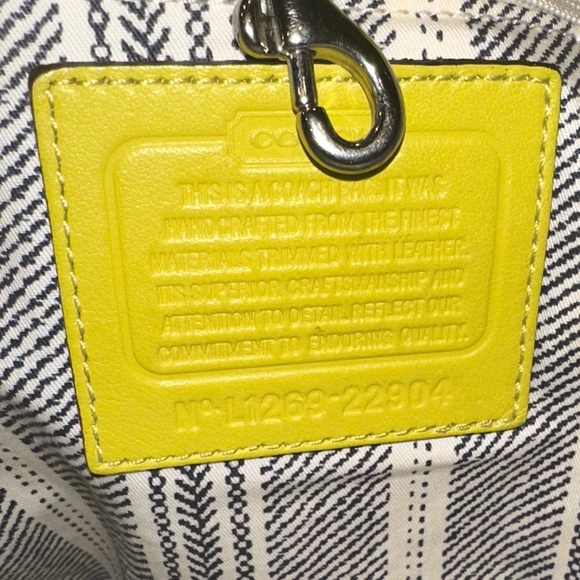 COACH Straw Pocket Tote •2012 #22904 Woven Raffia w/lime green leather - Picture 6 of 10